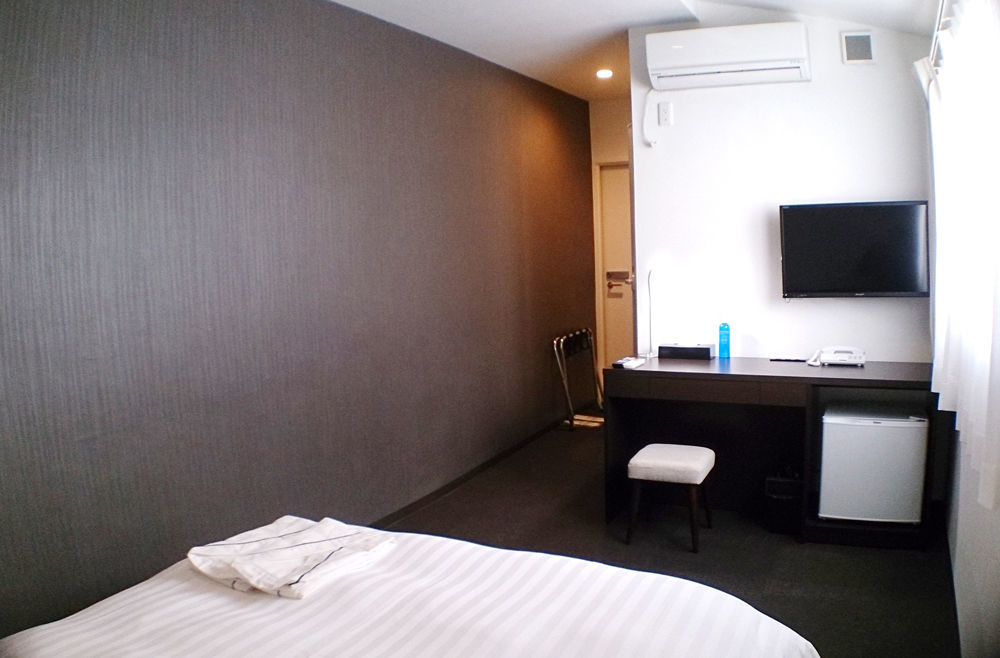 Akasaka Crystal Hotel (Adults Only) Токио Экстерьер фото